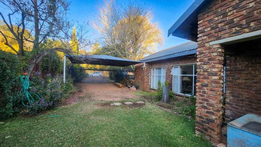 4 Bedroom Property for Sale in Wilkoppies North West